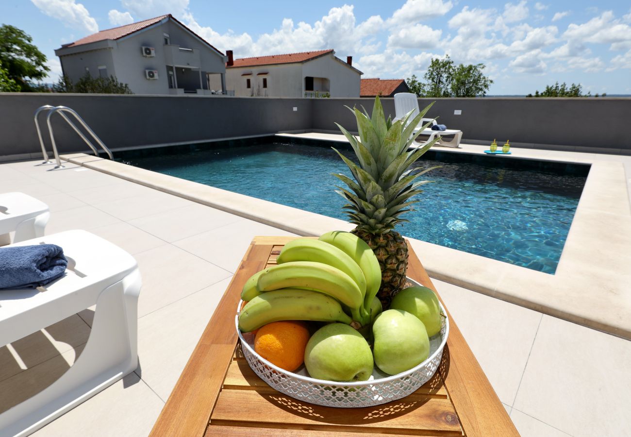 Ferienhaus in Maslenica - Maslenica Maslenica,Ferienhaus für Familien mit Po