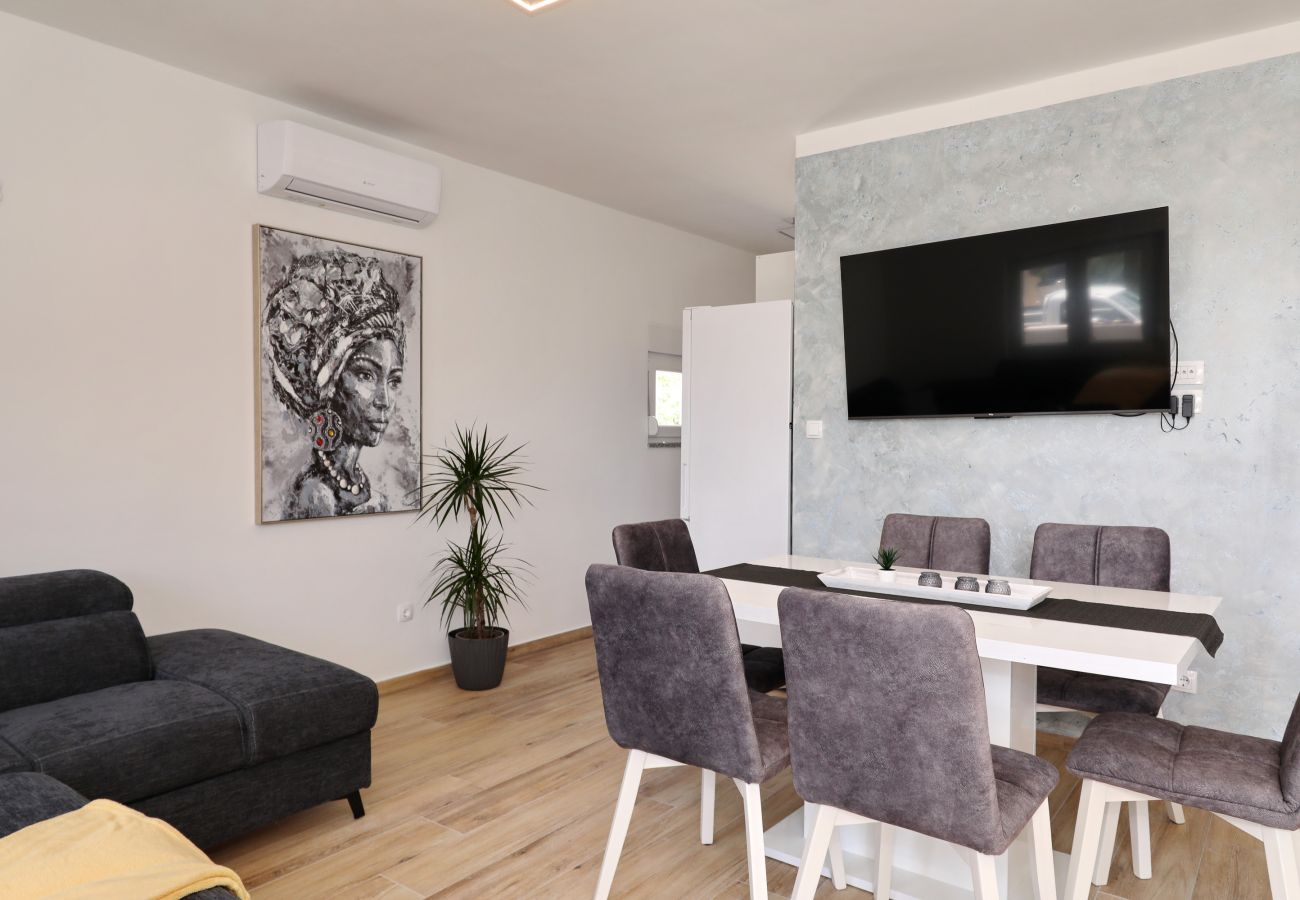 Ferienhaus in Maslenica - Maslenica Maslenica,Ferienhaus für Familien mit Po