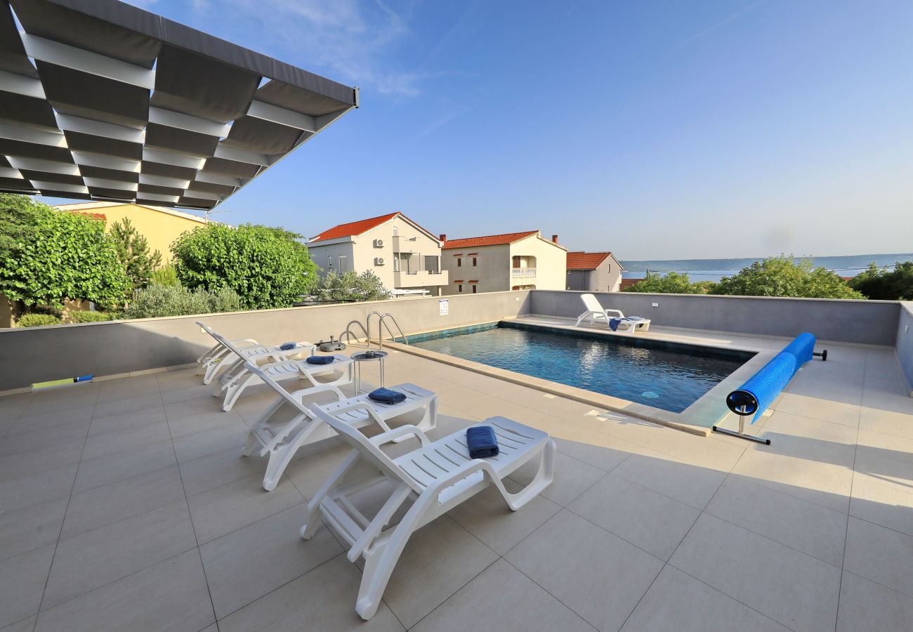 Ferienhaus in Maslenica - Ferienhaus Maslenica mit beheiztem Privatpool