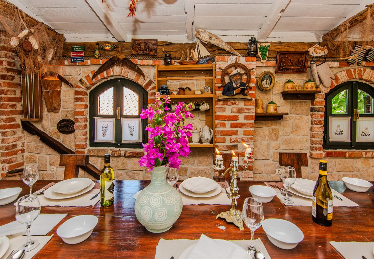 Ferienhaus in Maslenica - Gordana