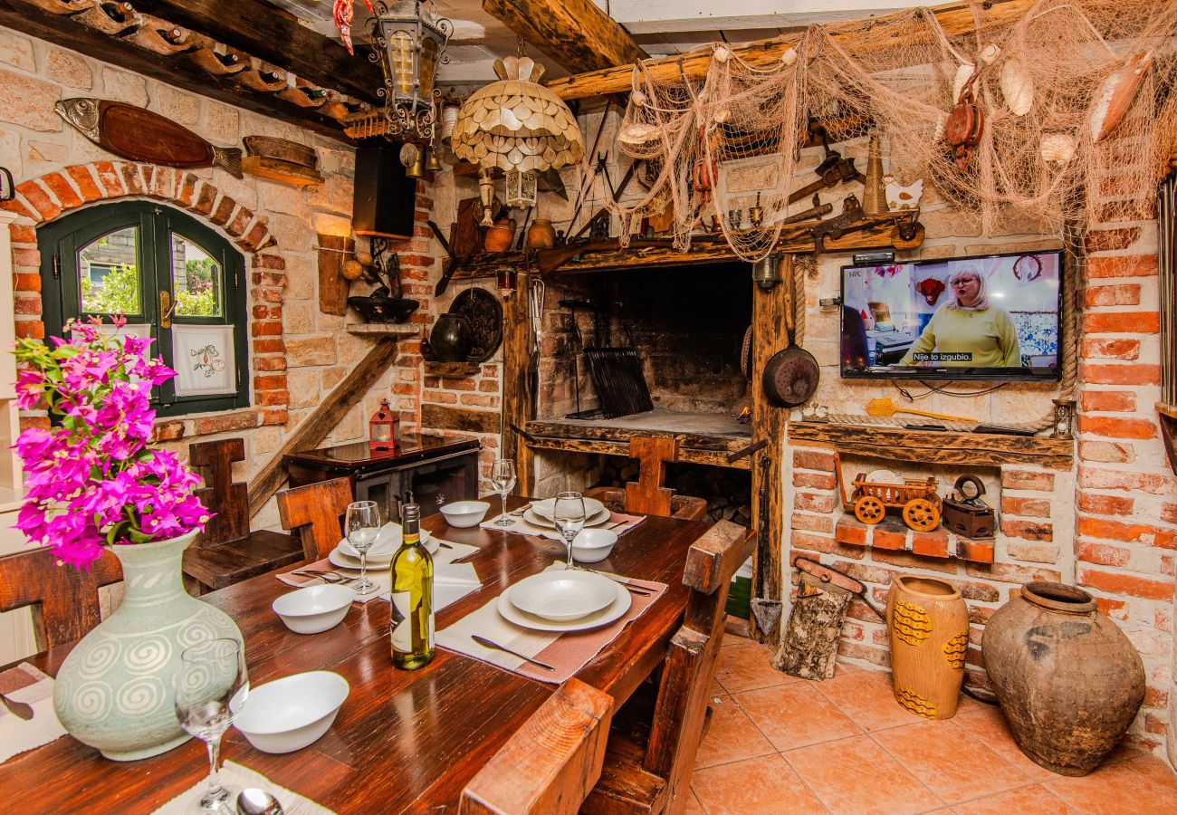 Ferienhaus in Maslenica - Gordana