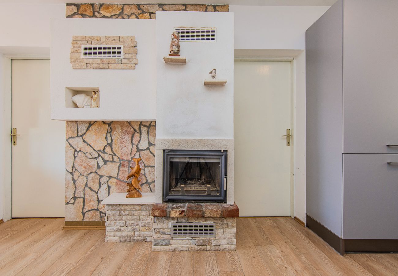 Ferienhaus in Maslenica - Gordana