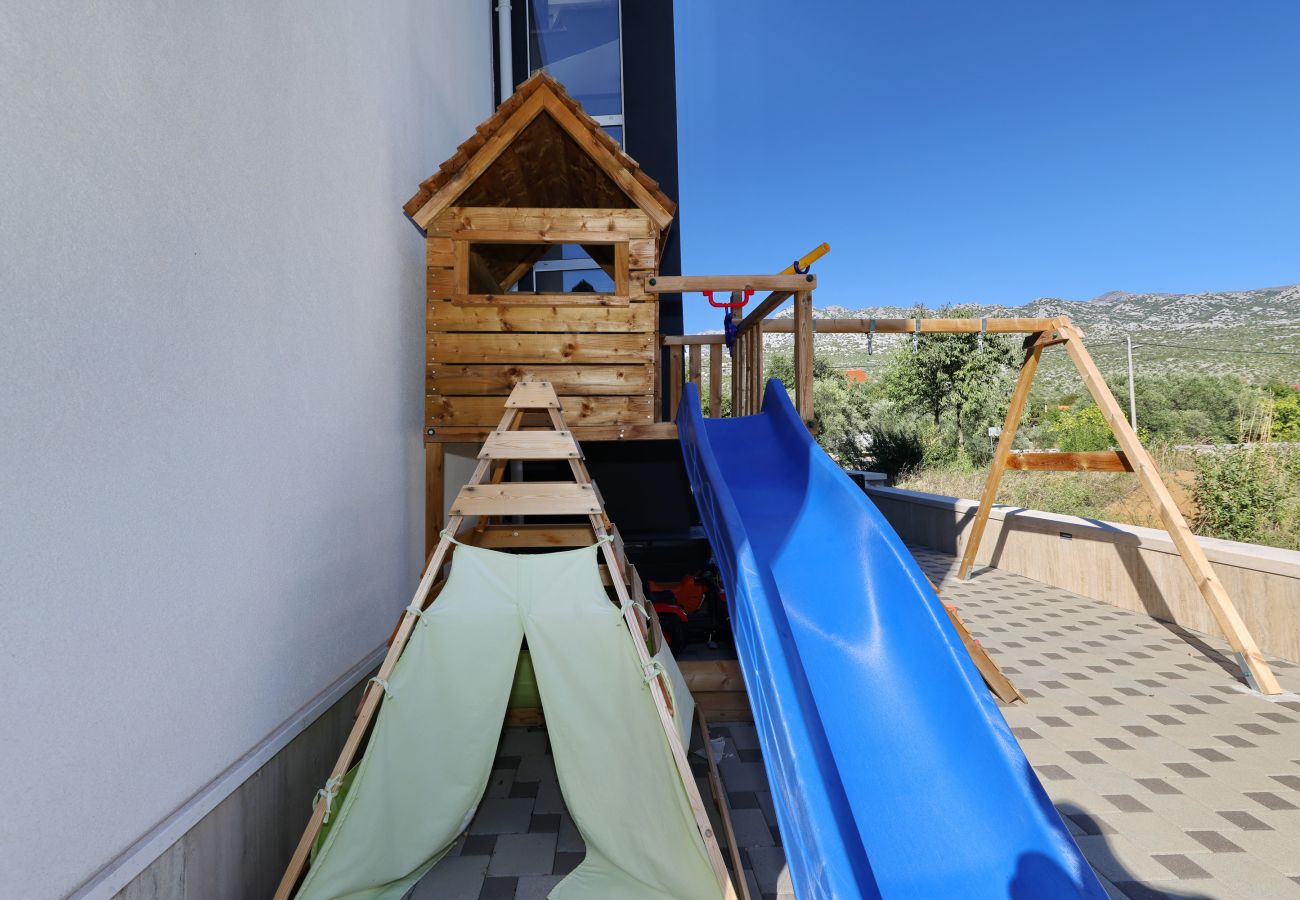 Ferienwohnung in Starigrad - Ferienwohnung Lux 2 nahe Meer mit Balkon