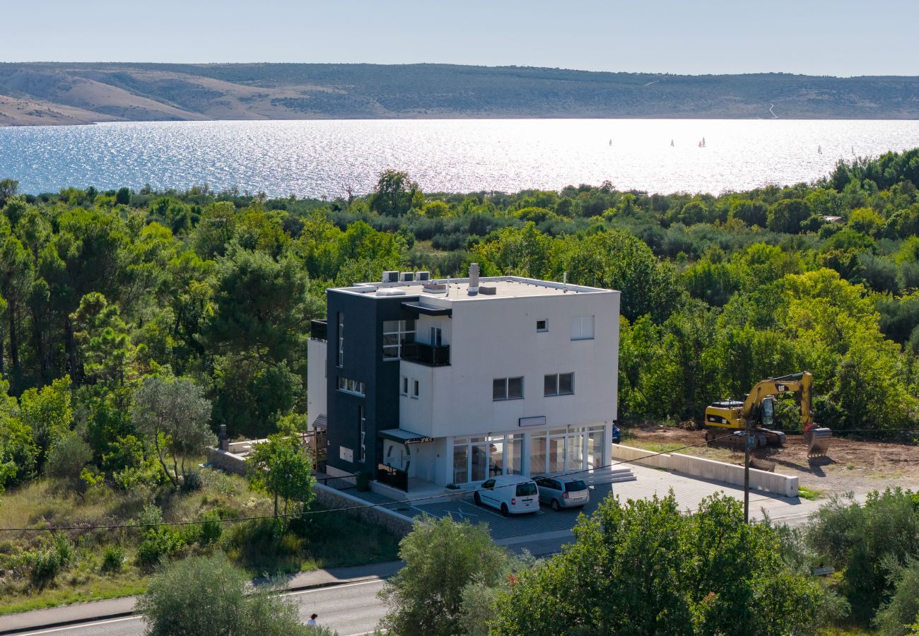Ferienwohnung in Starigrad - Ferienwohnung Lux 2 nahe Meer mit Balkon