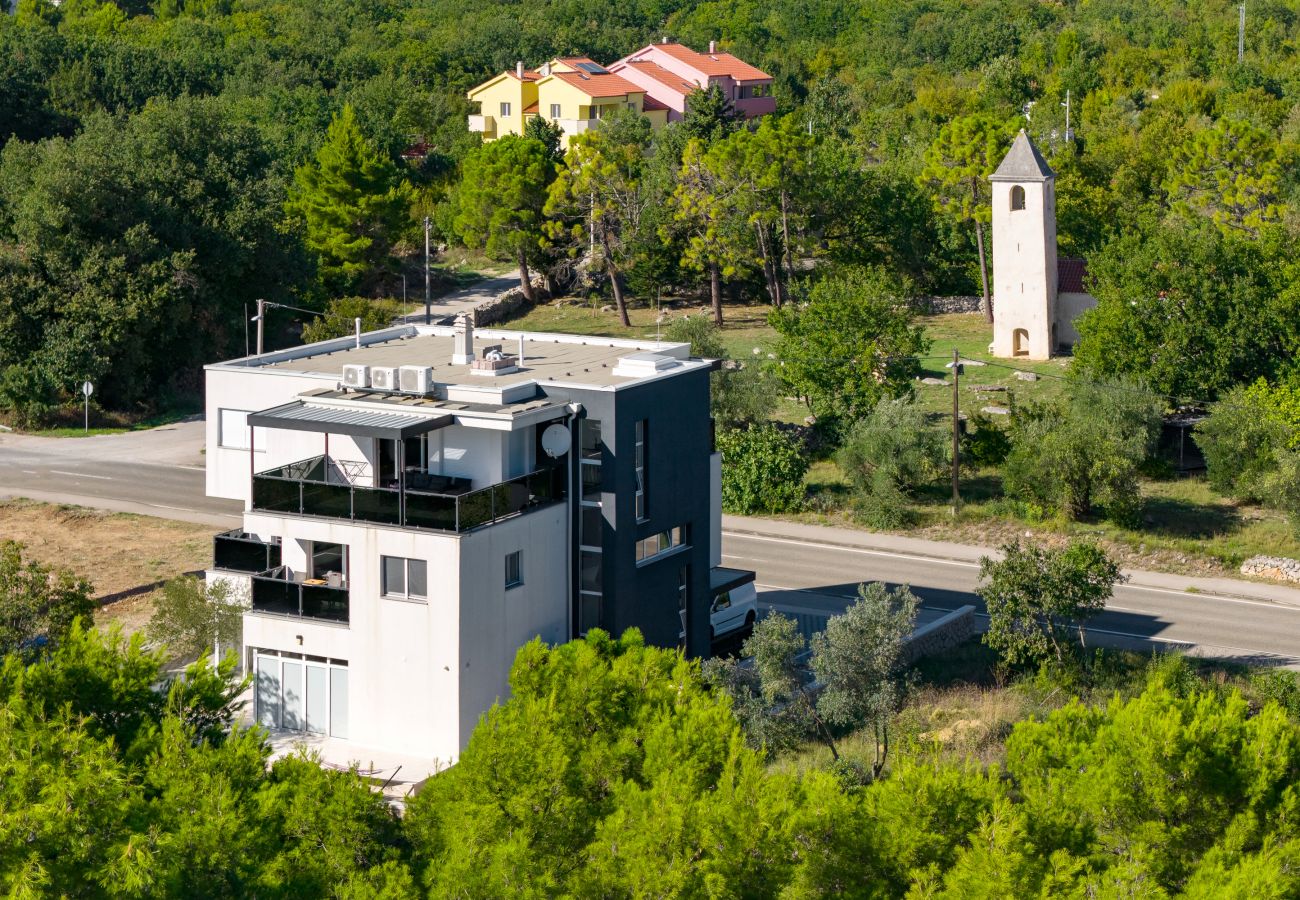 Ferienwohnung in Starigrad - Ferienwohnung Lux 2 nahe Meer mit Balkon