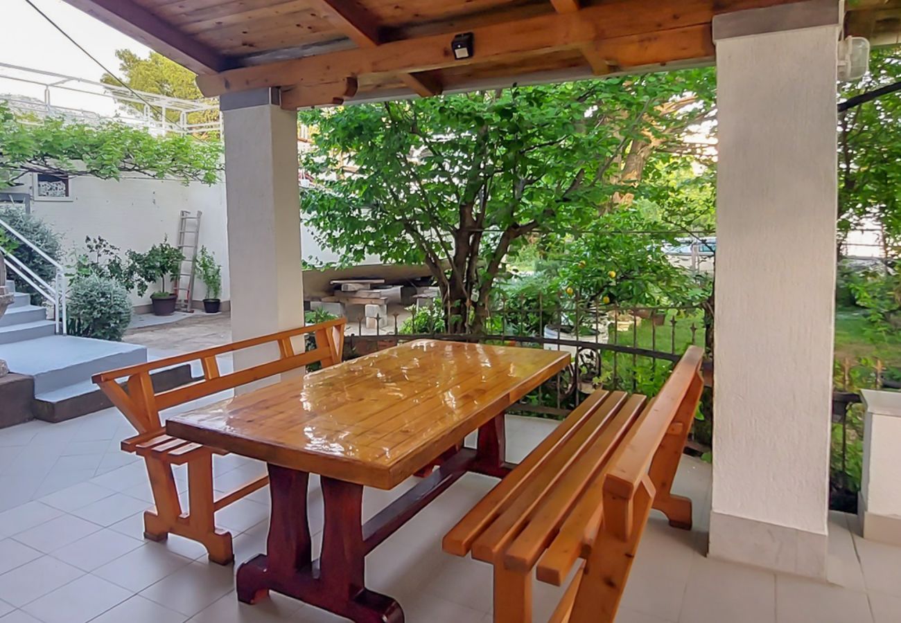 Ferienwohnung in Starigrad - Ferienwohnung Nina No.1 nahe Paklenica
